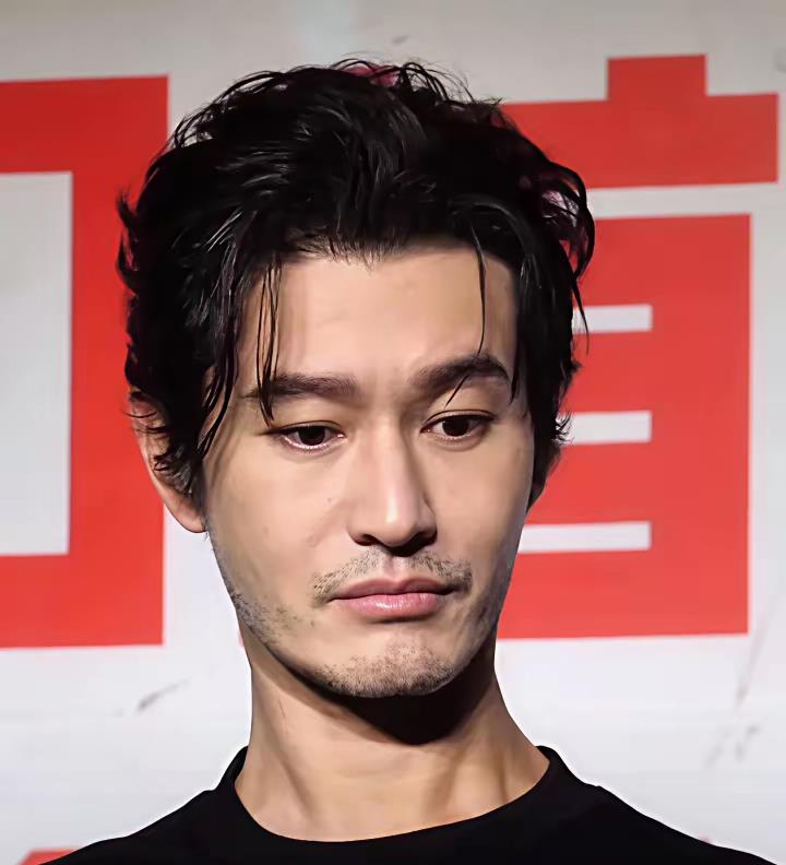 黄晓明考博落榜我意料之中。你看看他报考的啥学校就明白了。我想不明白为啥不报自己的