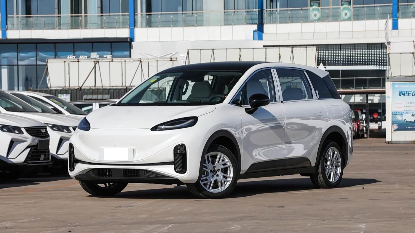 家用纯电新标杆！呆萌外观与科技感融合，配单侧滑门，续航520Km