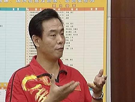 “张继科杯”全民乒乓球争霸赛开打！
7月18日，“张继科杯”全民乒乓球争霸赛在杭