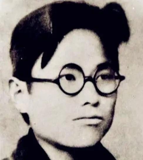 颜竹林（1914—1944）著名抗日英烈和优秀的中国共产党党员。他为创建和巩固鲁