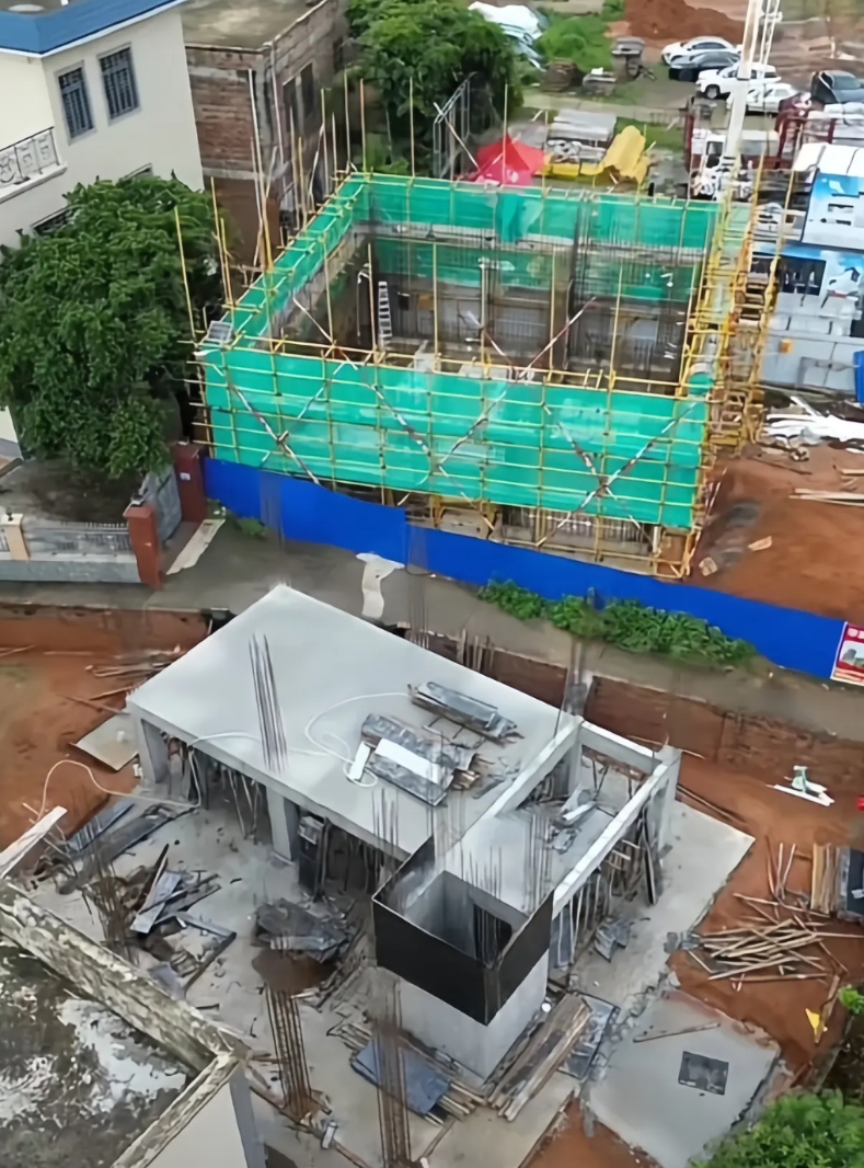 想问一下大家，全红婵家新建的房子，到底是哪家建筑公司在做？

这施工进度也太慢了