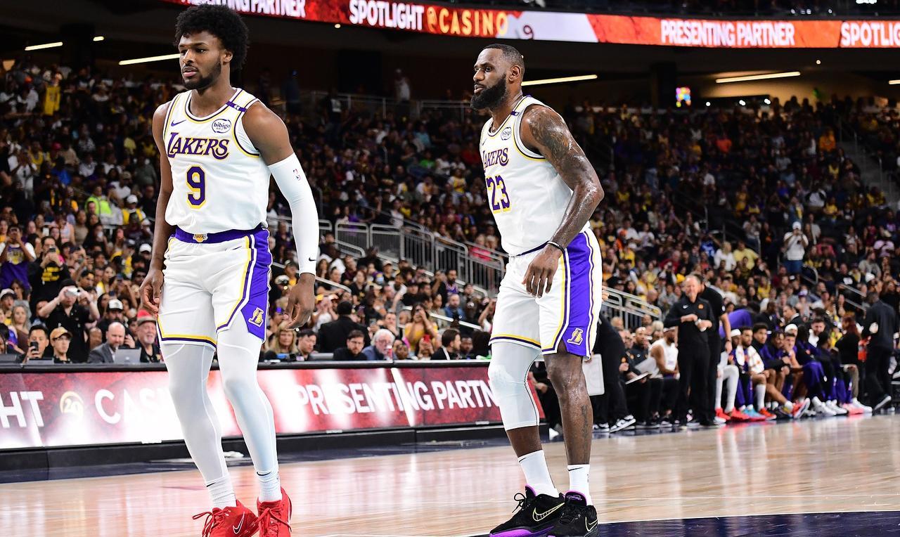 詹姆斯：伤愈归来状态不佳，下一场必须反弹！
3月23日NBA常规赛，湖人主场14