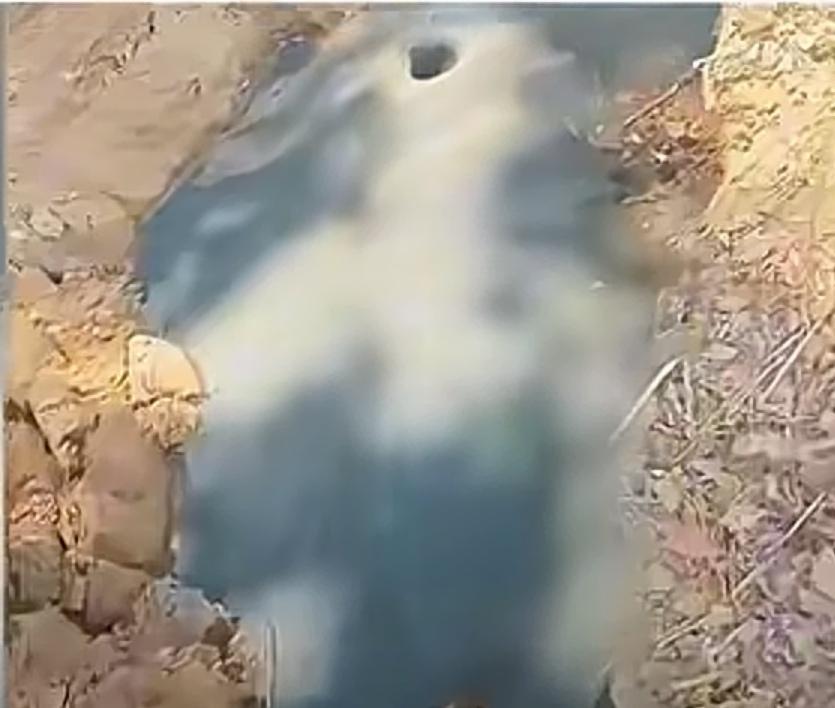 媒体报道缅甸特大地震后，地面喷发出大量深绿色泥浆状物质，这是否为地底翡翠受岩浆高
