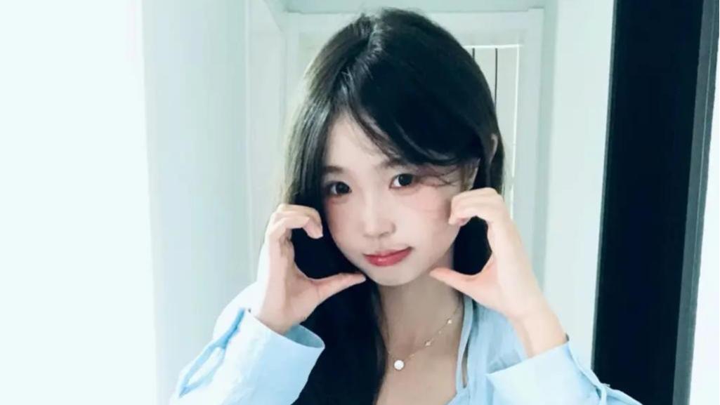 痛心！新疆女大学生戚思彤去世，年仅20岁，死因曝光父母哭成泪人
