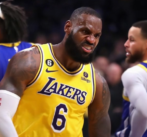 真要是湖人淘汰勇士晋级，以后真的不看nba了，真就是裁判操控一切，想让谁赢谁就赢