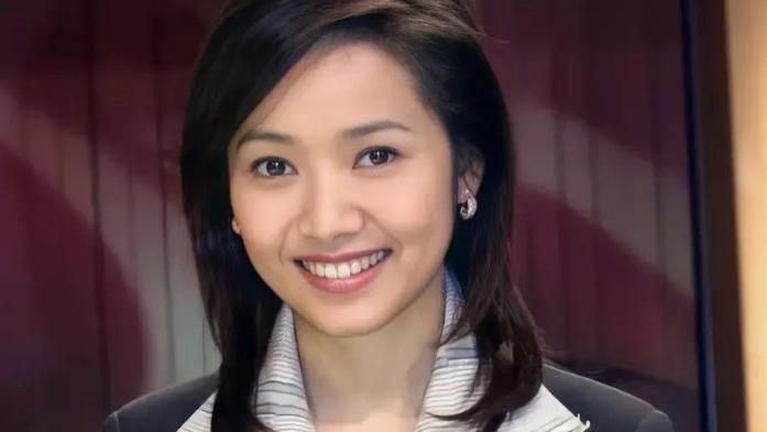 以为要重走妈妈的老路，结果逆袭成豪门贵妇，侯佩岑这一步走对了