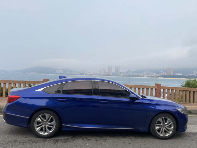 十代雅阁精英版
你们有说过主驾驶车热风副驾驶出冷风吗