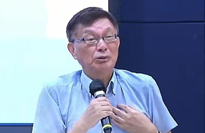 苑举正骂了凤凰卫视知名主持人还差点揍了主持人？
台大哲学系教授、知名统派人士苑举