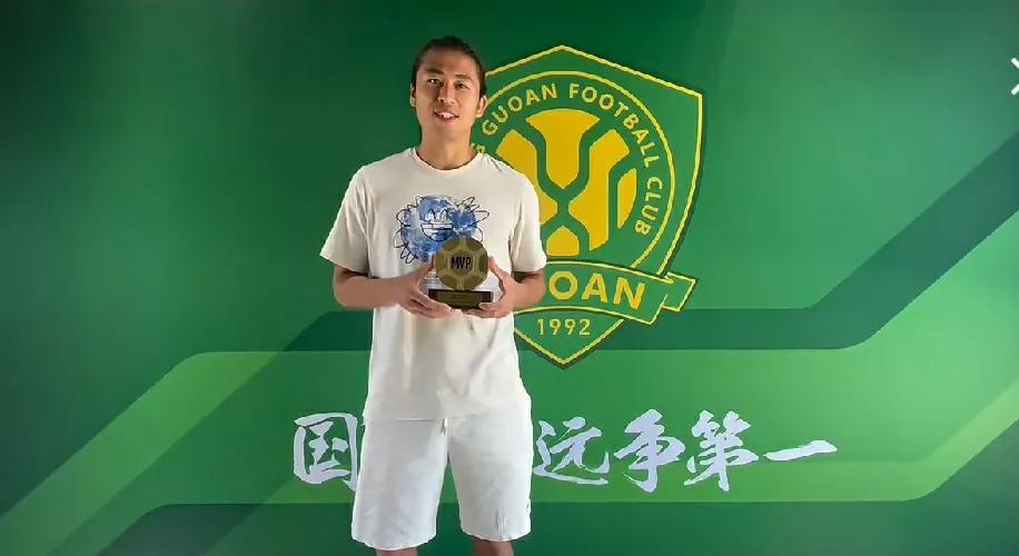张玉宁直面低谷：北京国安的逆袭宣言引爆热议！
近日，北京国安遭遇联赛两连败，核心