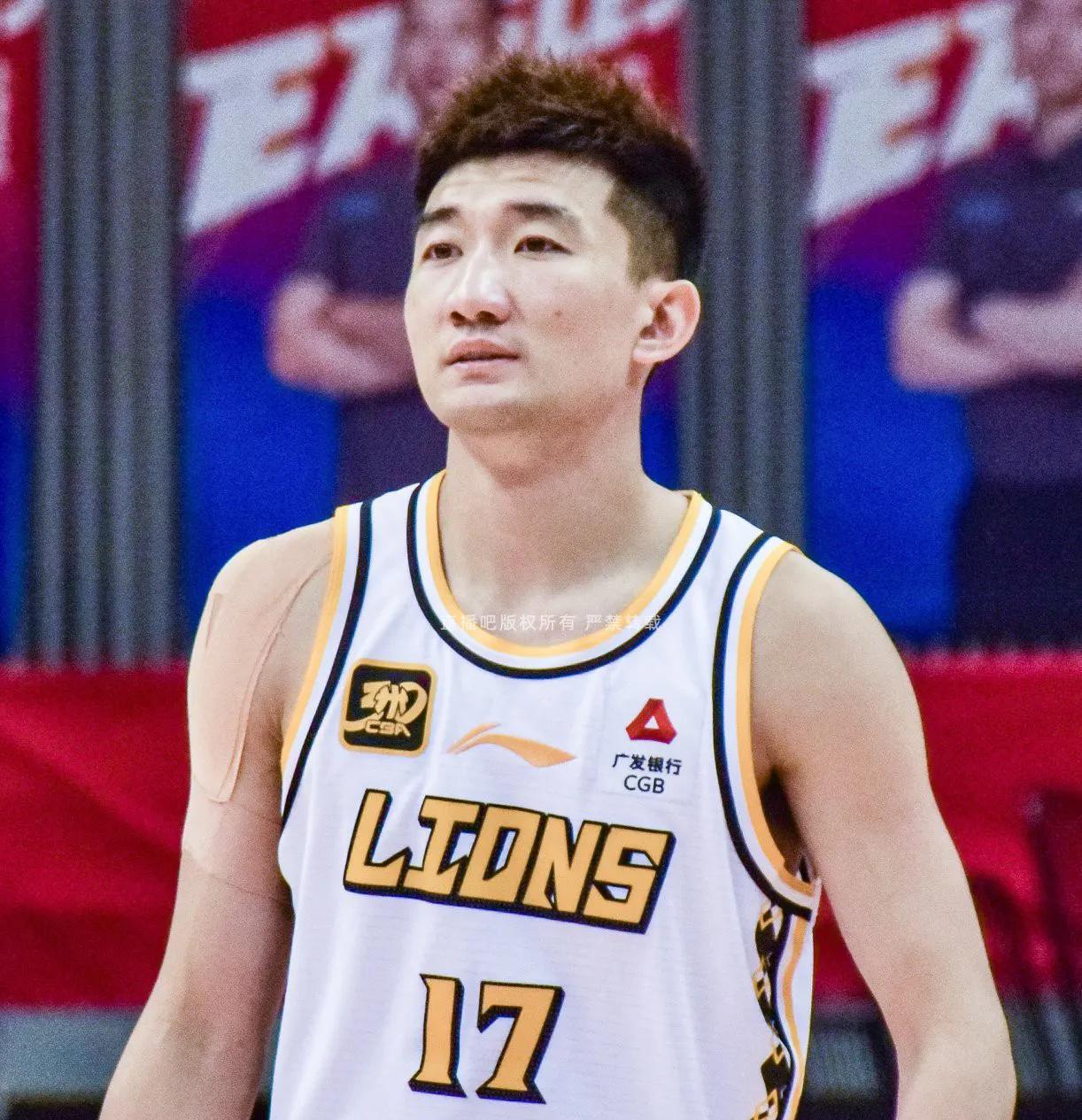 孙铭徽谈对位北京队陈盈俊：
“北京队能够打进总决赛，和陈盈俊的出色发挥是分不开的