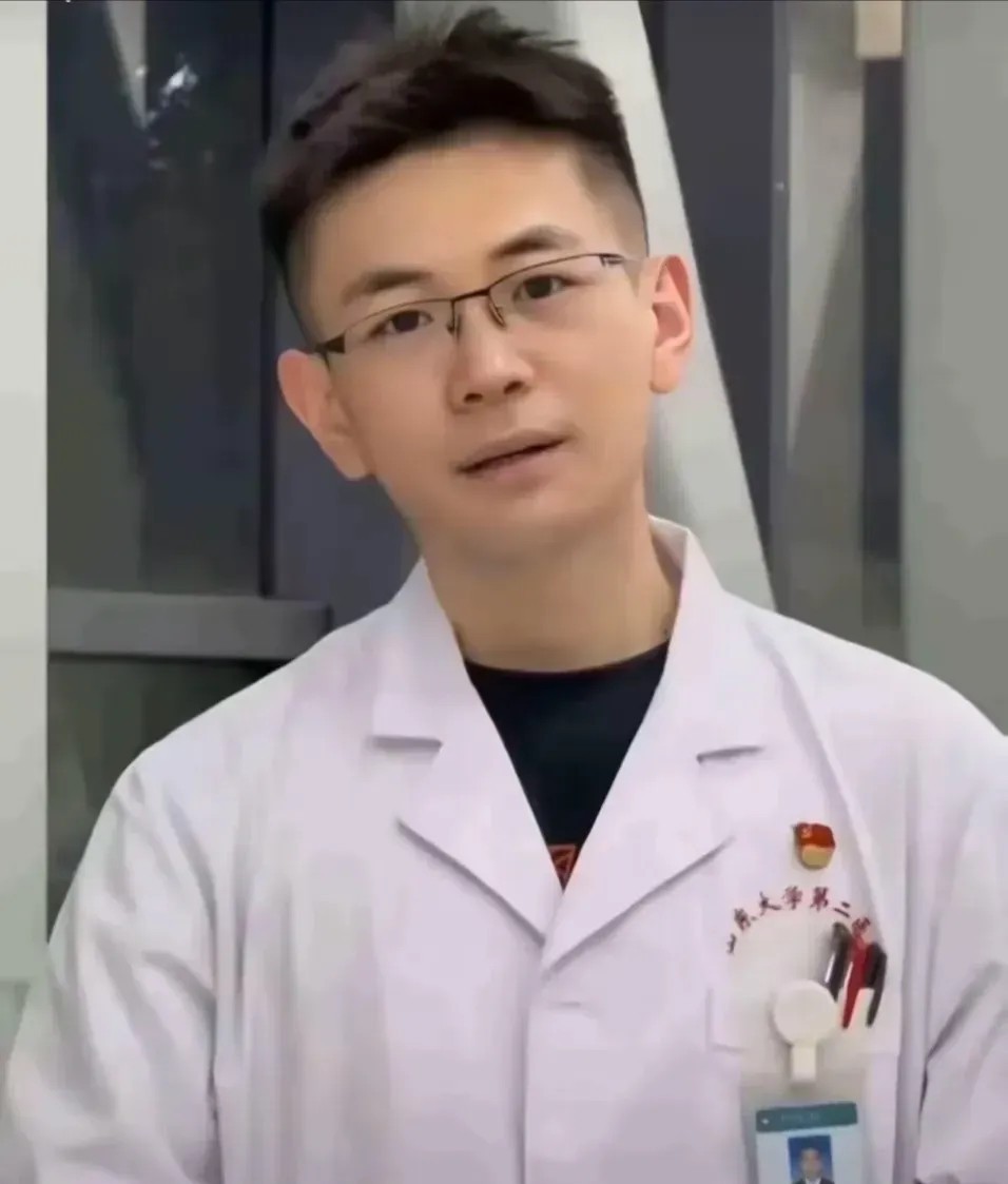 说实话，现在都2025年了，罗医生的事我才知道，他走了一年多，心里真不是滋味。 