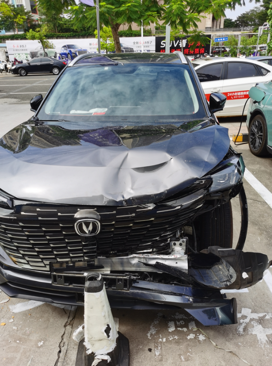 首保偶遇，二代55P可以的
8月份买的CS55PLUS白色二代尊贵，才跑了180