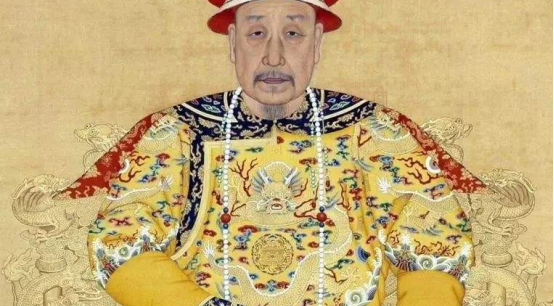 乾隆临死前，一再嘱咐嘉庆：“你千万不要动和坤。”谁知，乾隆去世才15天，嘉庆就把