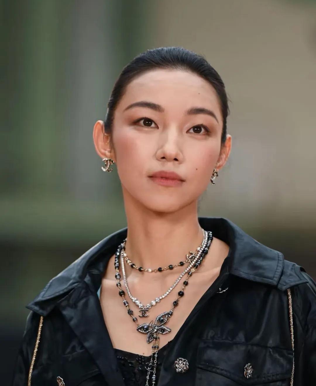 惊天逆转：
北京十一学校重点培养的“学霸”那尔那茜，高考摇身变“内蒙定向生”，1