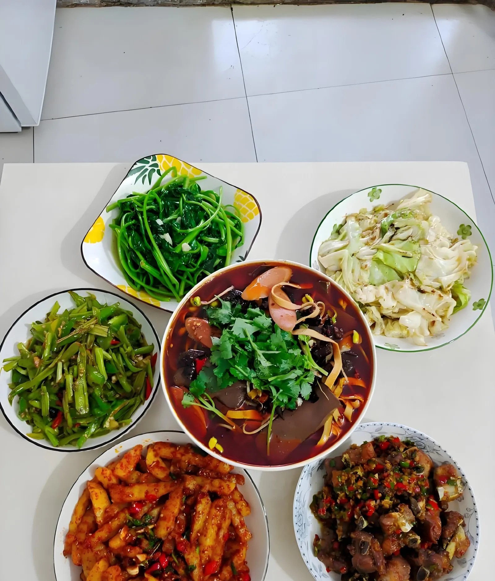 问大家一个问题，
要是你有工资，
你的另一半也有工资，
那他会把工资交给你吗？
