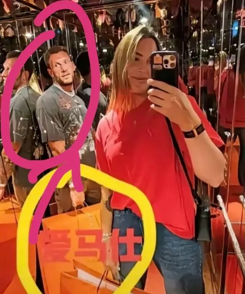 郑钦文输给萨巴的核心原因绝对不是技不如人，她有一个重大问题。甚至比打磨球技重要百