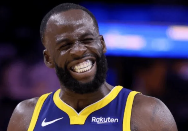 NBA常规赛，勇士主场123-114战胜爵士。
比赛第二节，勇士前锋德雷蒙德-格