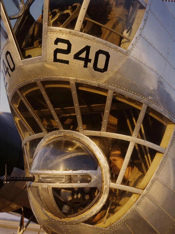 B-18轰炸机：1935年至1941年的辉煌与转型