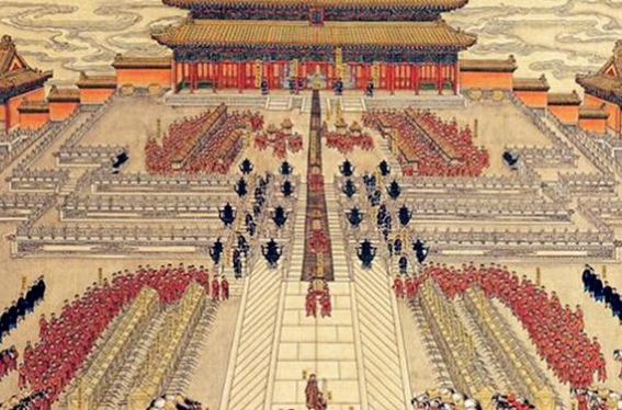明朝建立之初，朱元璋通过打击异己和建立严密的官僚体系，巩固了自己的权力。但在他晚