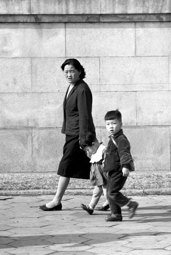 走，上班去！（1971年的朝鲜平壤）