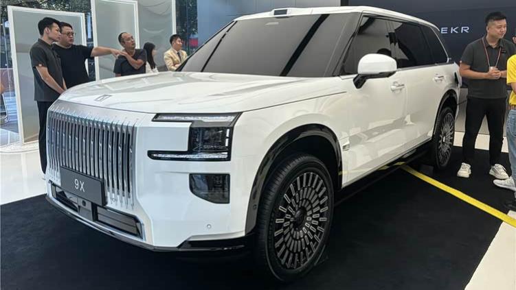 超越传统豪华不靠吹，极氪9X硬核技术实力都是真家伙