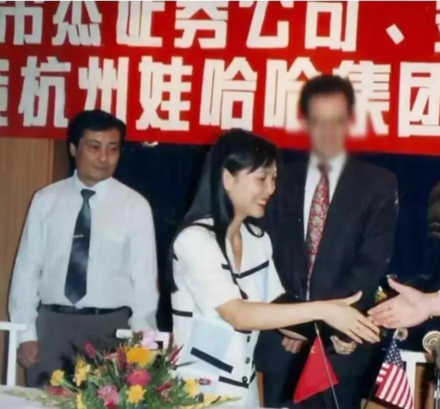 宗先生是一个传奇的商人，他的传奇经历和他取得的辉煌成就，不是一般人能够复制的，不