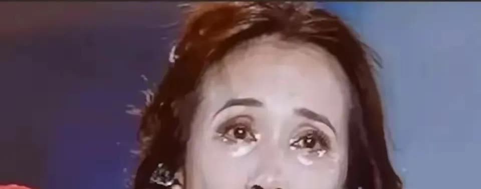 54岁莫文蔚演唱会照！精致妆容难掩老态，不得不说岁月不饶人啊！