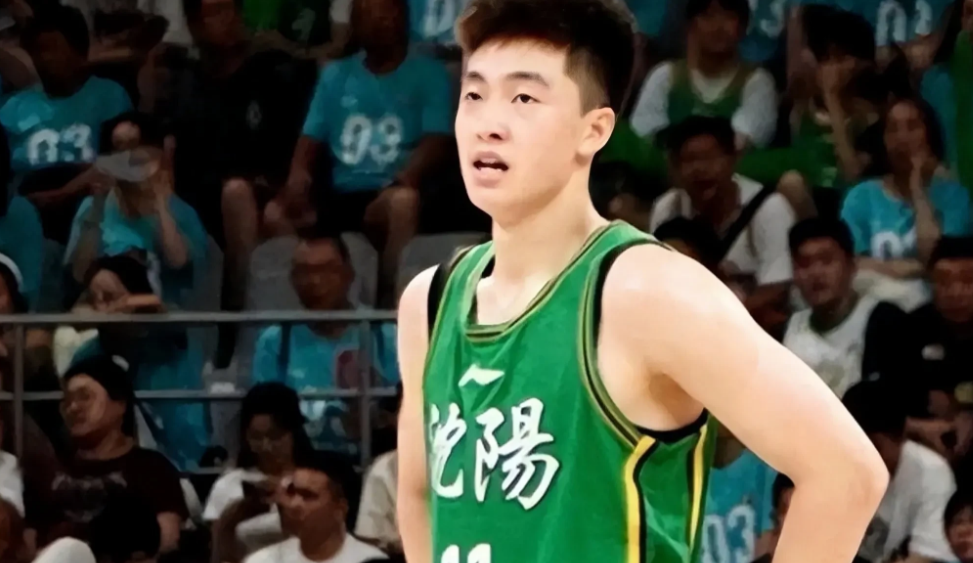 辽宁男篮小将张峻豪和黄秋实将加盟西班牙联赛。据沈阳广播电视台《体坛八卦掌》节目主