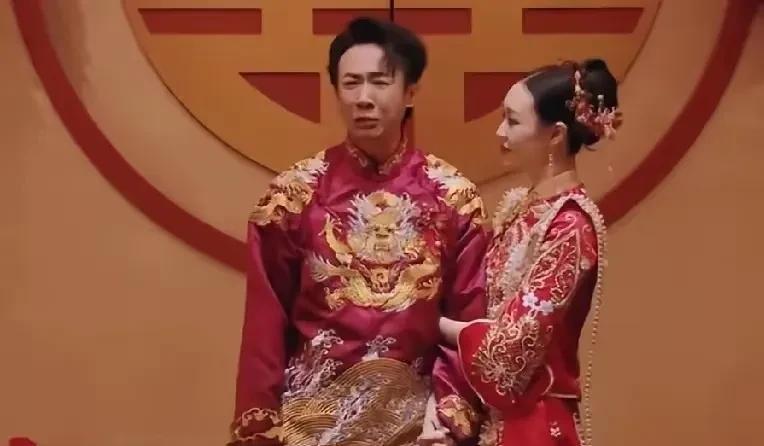 我实在是不明白，
这个男人在婚礼上哭什么？
你说他深情吧，
刚刚新婚他就在综艺节