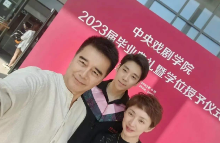 61岁何晴的去世，原因曝光太可惜！

考古她父母去世原因，真是太唏嘘！

原来她