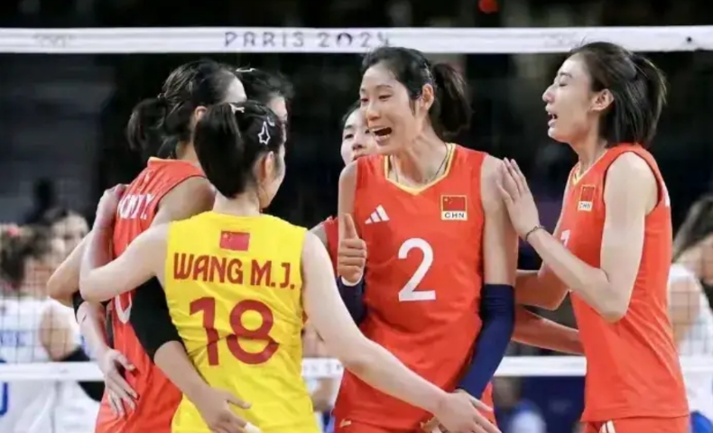 中国女排是一幅好棋，只是下棋的人是个“臭棋篓子”！

1.现在中国女排遇强队则输