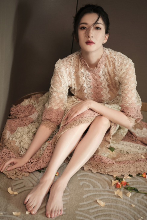 江疏影的这组妆造，各位觉得如何？