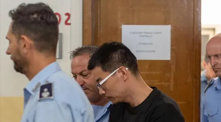 倒霉！中国IT男成美国黑客？要坐牢？











离谱！意大利警察突然