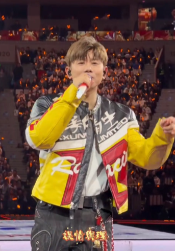 谁还没羡慕前排的姐妹！张杰就在面前唱《过云雨》，我真的会哭 ​​​