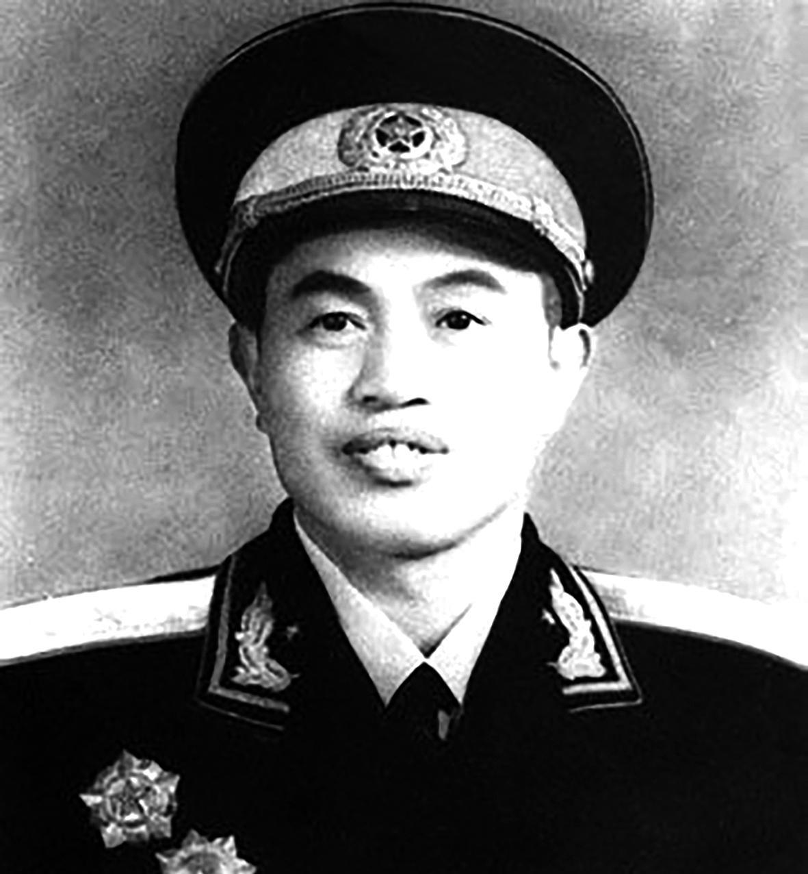开国中将张震回忆处理福州军区皮定均司令员飞机失事事件。皮定均因为飞机失事而去世，