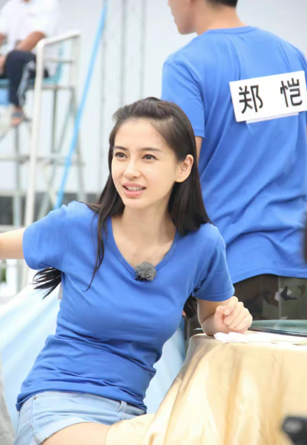 她怎么被很多人说成是大美女呢？