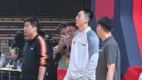 机会来了！胡明轩长时间伤缺，19岁新星迎新突破，杜锋培养他为全能卫