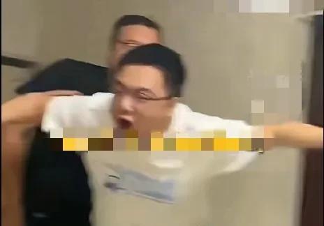 6月25日，辽宁沈阳一对龙凤胎高考成绩喜人，哥哥总分680分，妹妹710分。两人