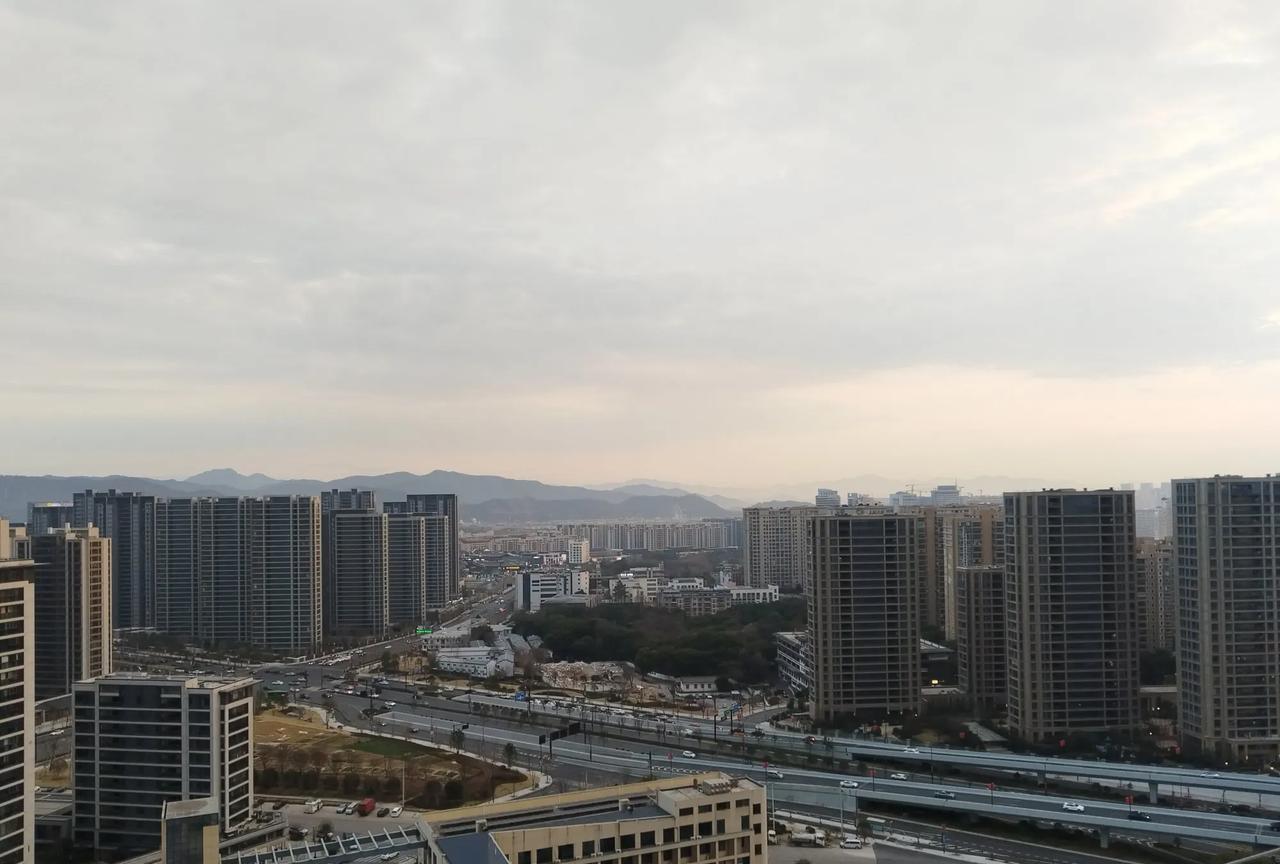 能力在关系面前，活像个凑数的
这年头在体制内、单位里混，你会发现一个扎心真相：