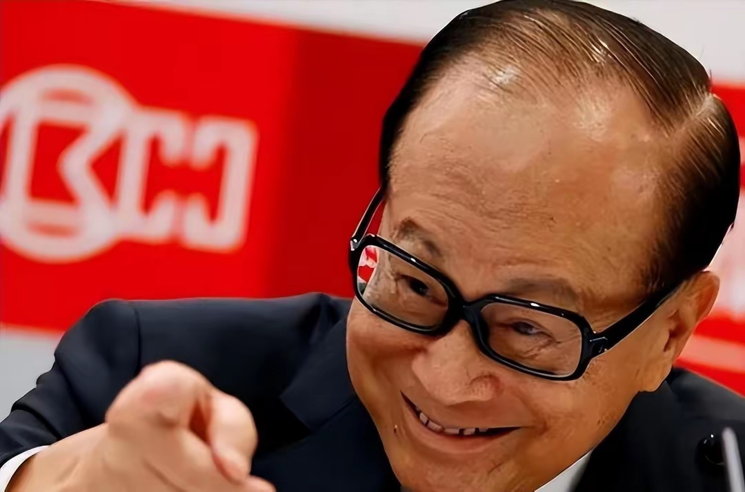 港澳办发文再劝李嘉诚:与狼共舞没有前途，更会背上历史骂名，伟大的企业家都是铮铮爱