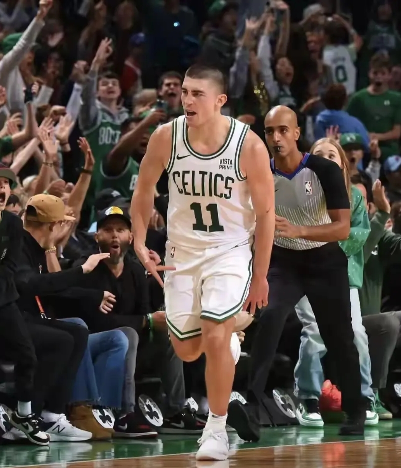 火箭经历0:5后，球队上下正在认真评估升级组织后卫的想法，取决于两人的表现。
