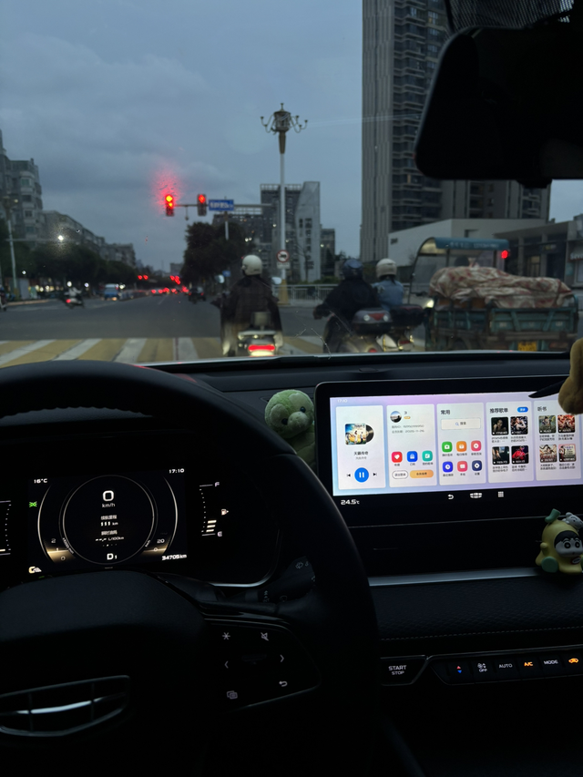 福州地区出一台吉利星瑞
21豪华 升级了全景天窗 自用车哈 目前3.2万公里 只