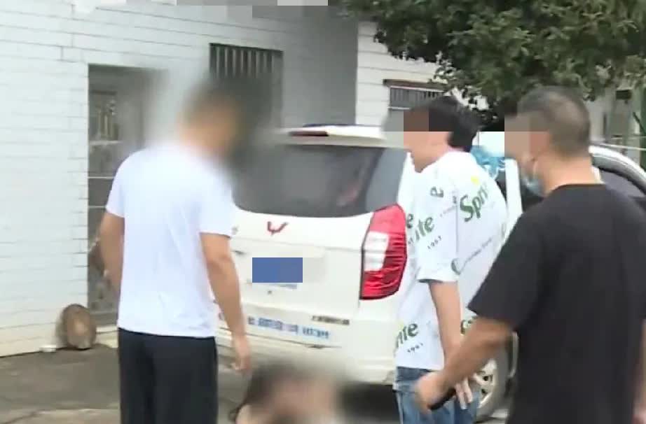 这媳妇也太大度了，被迫当后妈，帮丈夫养孩子。

近日湖南一女子结婚生子后，丈