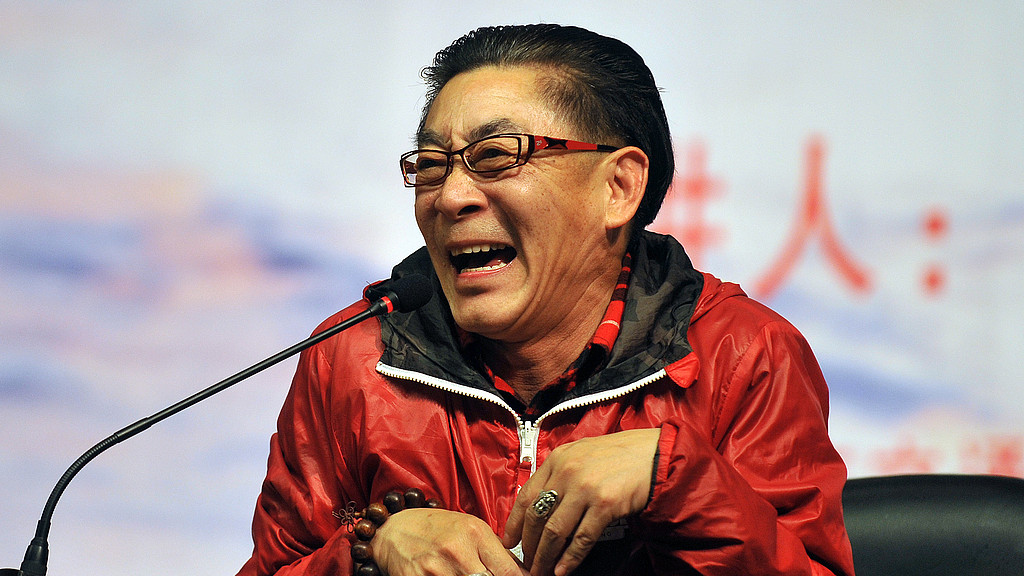 武汉现场！六小龄童携《金猴宗师》献艺 金箍棒舞掀回忆杀