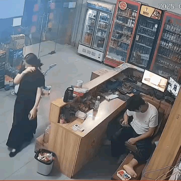 虽然有一些不信任，却十分的在乎。