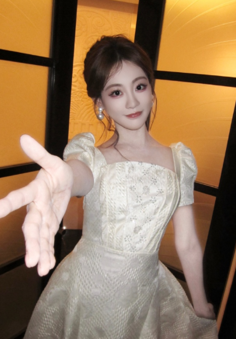 祝绪丹的大头贴，妆造和状态真不错！