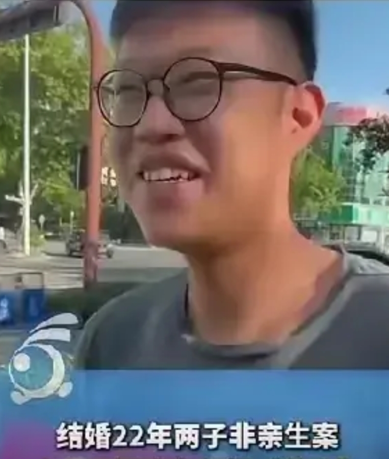 这小子真傻呀！

举目望去竟然没有一个亲人

妈妈不要，爸爸又不是亲生的，唯一同