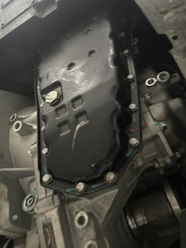 四代帝豪质量不好三天两头出现各种漏油，
23款尊贵十月一万公里变速箱油底壳漏油，