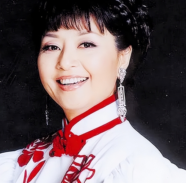 1987年，31岁的殷秀梅嫁给大10岁的程志，婚礼当晚刚把宾客送走，殷秀梅就突然