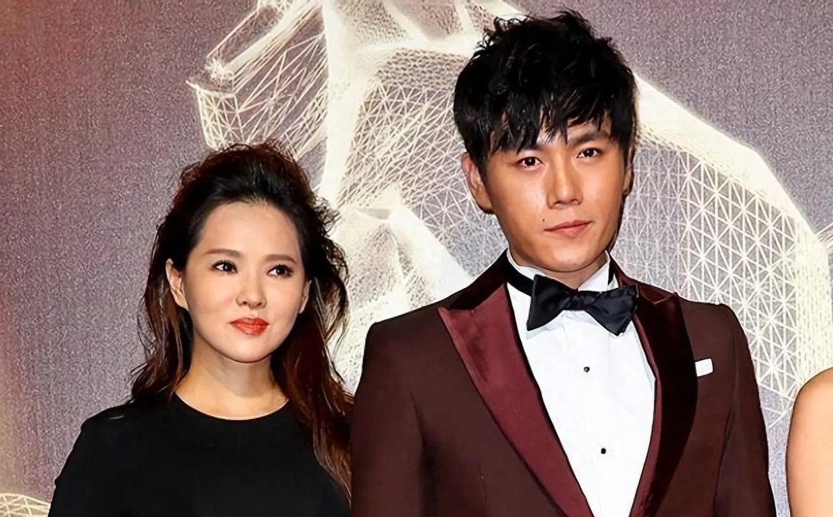 伊能静秦昊婚姻有变











天哪！伊能静和秦昊的婚姻难道要走到尽头
